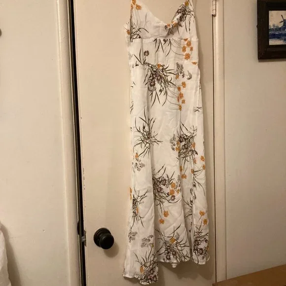 Reformation Gala Dress - Elegant White Floral Dress- Size 2 - Princess Print - Picture 6 of 8